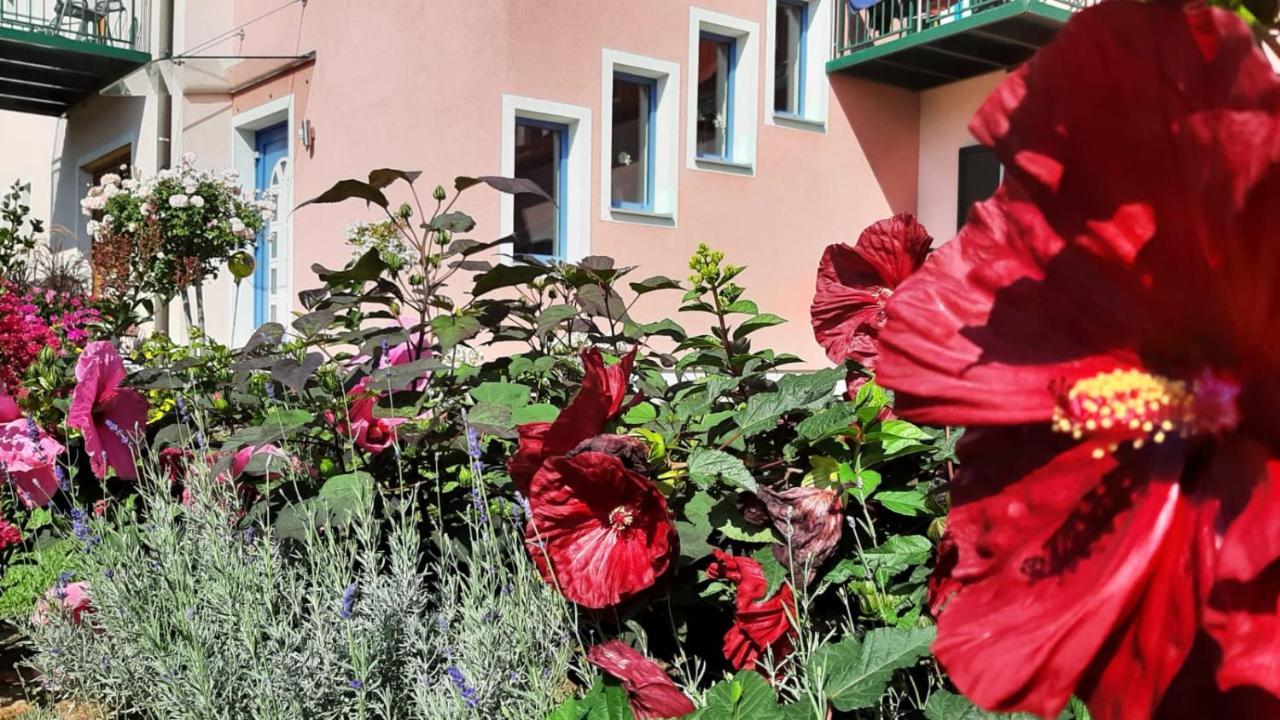 Hotel Garni Landhaus Florian Bad Blumau Exterior foto